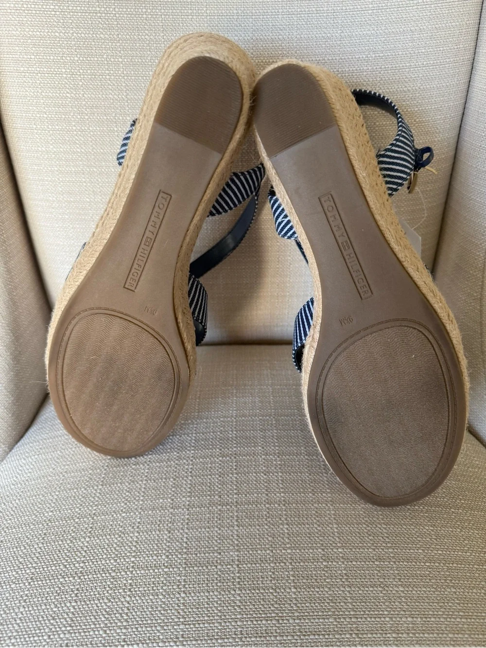 Tommy Hilfiger Striped Espadrille Wedge Sandals Navy White Size 9.5, NWT